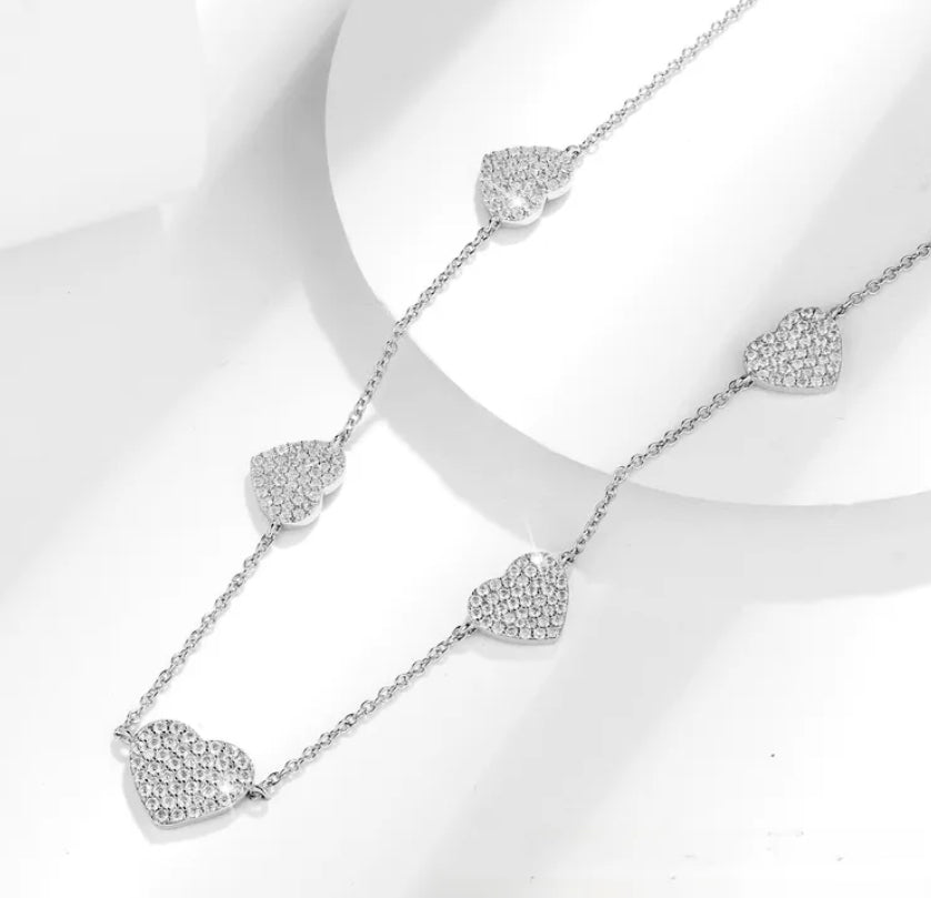 Collar corazones con moissanitas