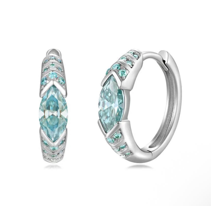 Aretes con moissanitas verdes