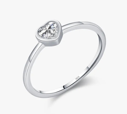 HEART RING MOISSANITE 0.3CT