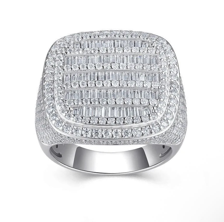 Anillo HP de plata con moissanitas