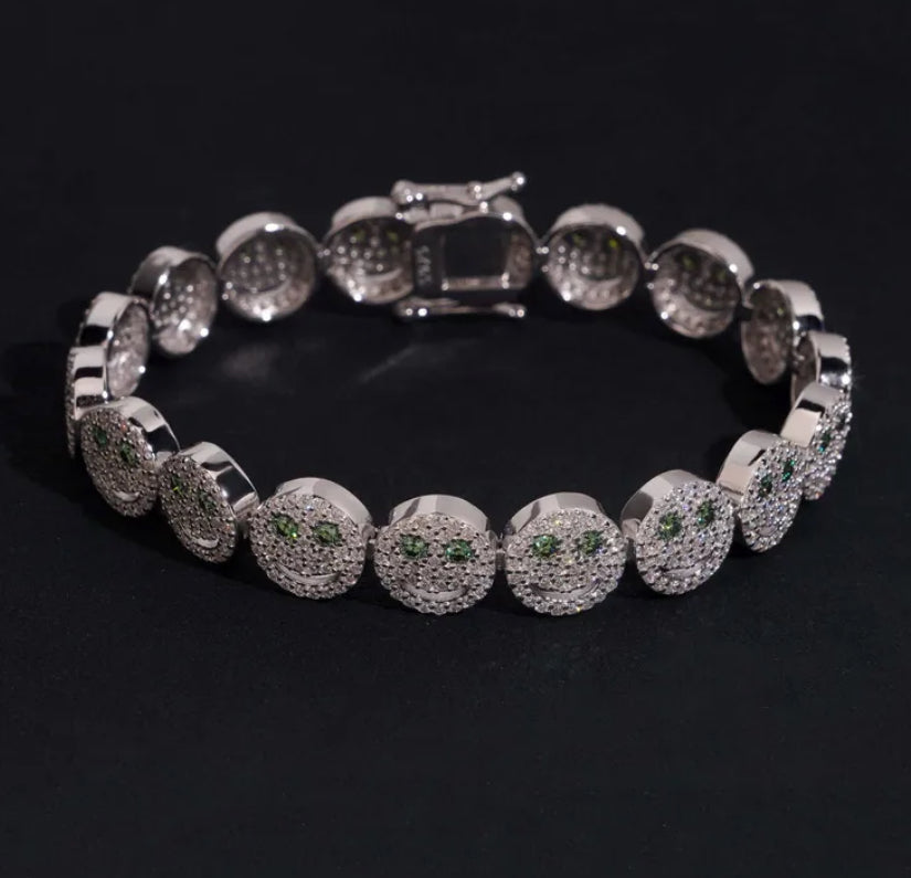 Pulsera smiley plata con moissanitas